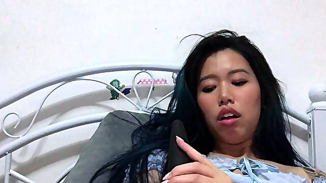 Amateur brunette ariana marie solo toying