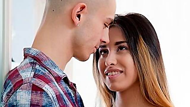 Brown-haired Asian gf Roxy Lips adores hardcore penetration