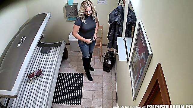 Blonde Big Tits Milf Tannning Her Body In Solarium