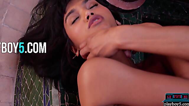 Indian beauty shows her fantastic curves