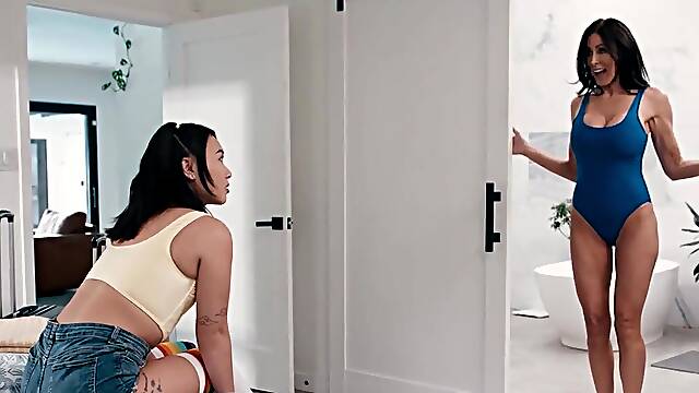 Mature white lady fucks a horny teen Asian on a bed