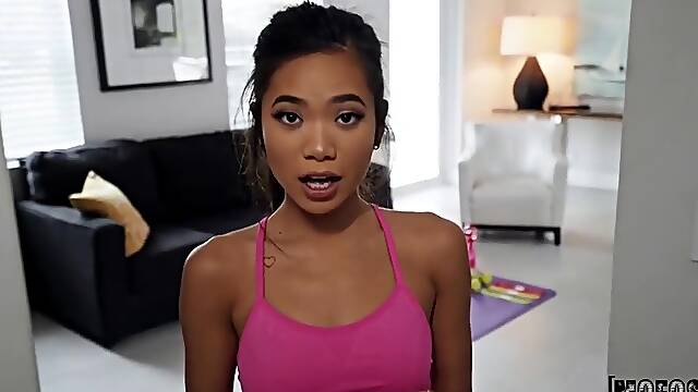 Pussy Shagging With Slim Asian Vina Sky