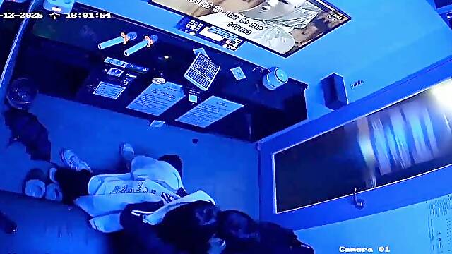 IPCAM – Korean college couple at a karaoke