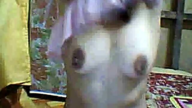 Nelly: Asian MILF Webcam Show