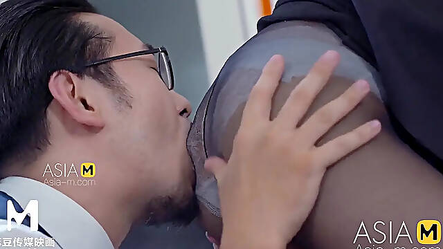 Asian secretary Ling Qian Tong gets interviewed and gives blowjob with amazing tits
