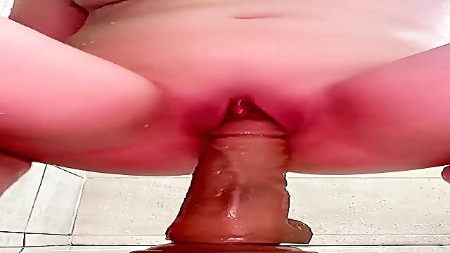 Jolie Japanese MILF gets railed in homemade POV porn