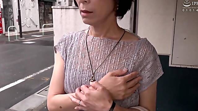 Iro-47 人妻痴●電車～さわられた五十路母～ 堀美也子