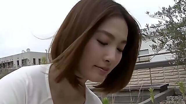 AGR-24 隣のセーラー服奥様 本庄優花