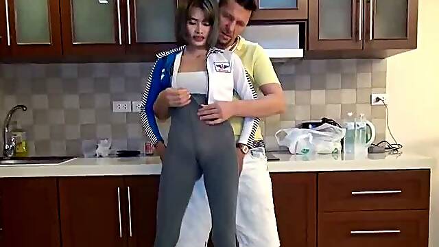 Exclusive Thai Amateur Tik Fucked on the Sofa, Pussy to Mouth Action, Multi Positions, Facial