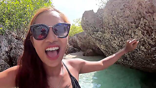 Thai amateur GF sex on deserted island