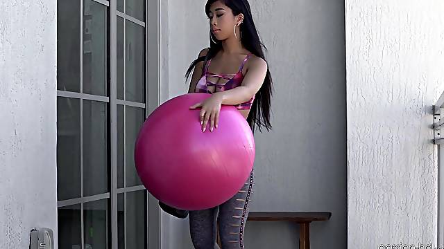 Skilled Jade Kush knows how to make a handsome guy cum on her