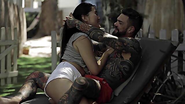 Chinese Hottie Katana Sucks Off Hung Tattooed stud Before Outdoor ravaging