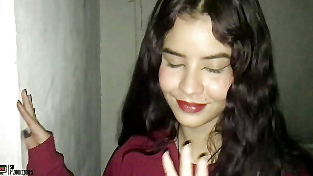 Beautiful Latina loves to eat her stepbrother's delicious cock - Porn in Spanish