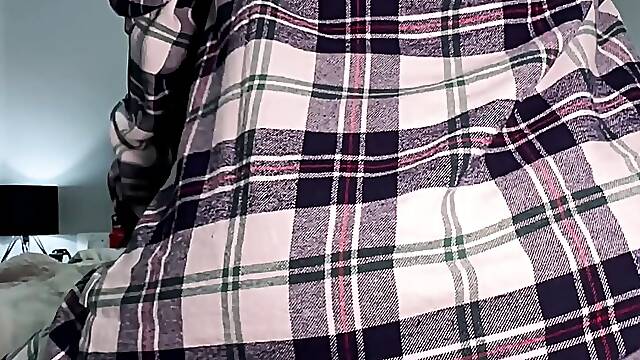 Aaliyah Yasin gets fucked on the couch and recieves creampie