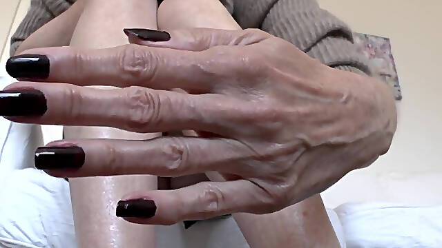 Dark Fingernails and Shiny Legs Part 2, Lady Victoria Valente