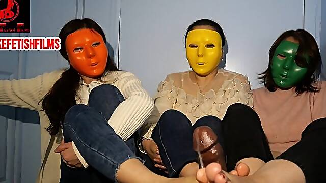 MASSAGE PARLOR TRIPLE FOOTJOB CIRCUS