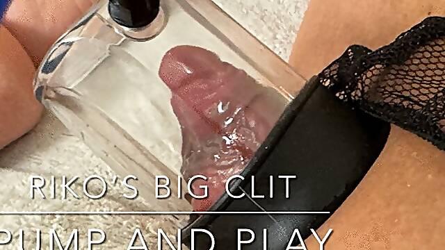 Rikochan’s Big Clit: Pump and Play