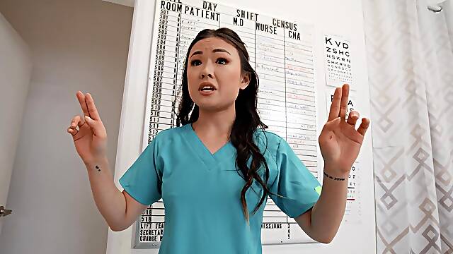 Lulu Chu enjoys while sucking dicks during MMF threesome