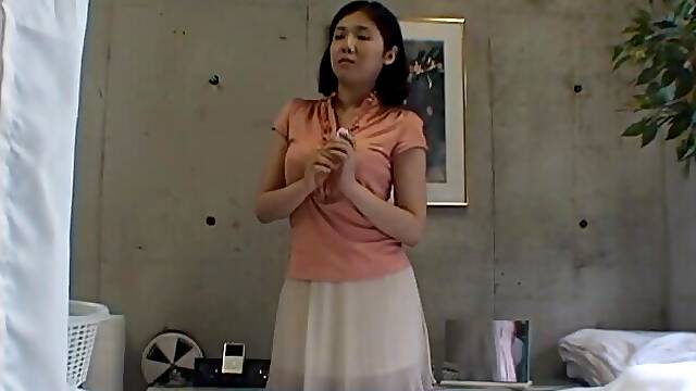 Perfectly formed Japanese wife receives her regular lesbian massage