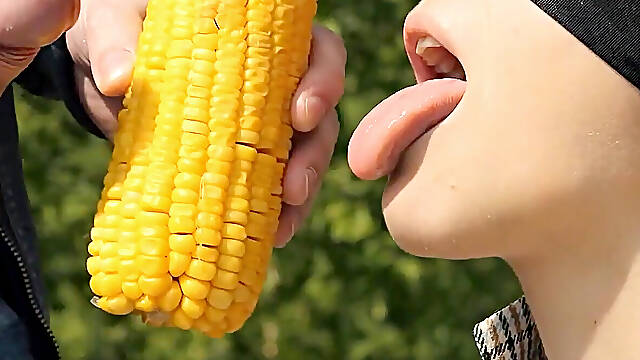 Don't Make Me Angry! My Best Friend Cheats on Me Outdoors at the Bib Black Bbanana 2025 Taste Game Cheats Again