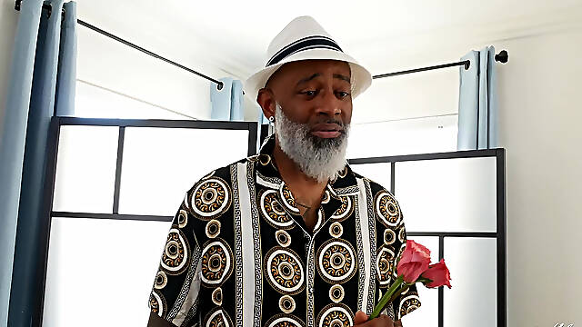 Queen of the Lounge Episode 1