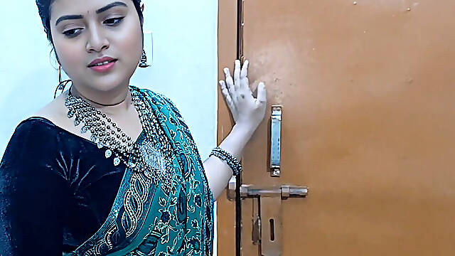 New Indian Bangla Super Beautiful Girl Romantic and Hardly Fucking Video( Full Bangla Voice )
